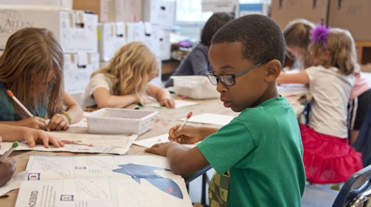 School digital display screen